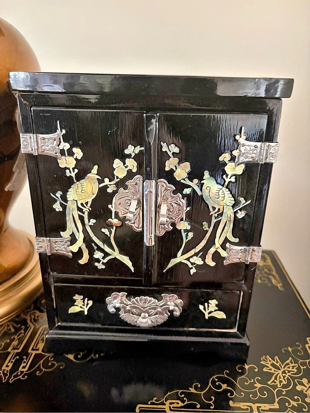 Black & Gold Floral Inlaid Jewelry Organizer